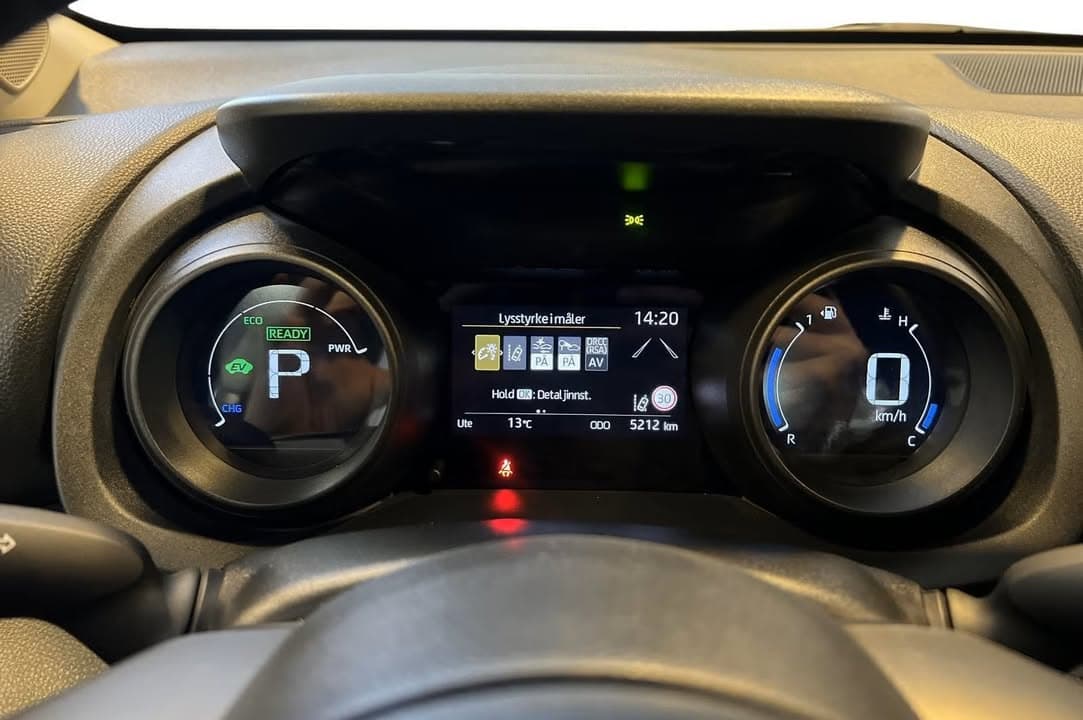 Toyota Yaris miniature 12