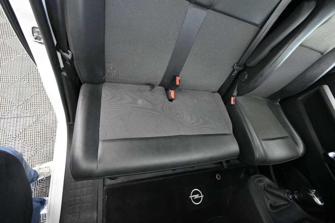 Opel Vivaro miniature 7