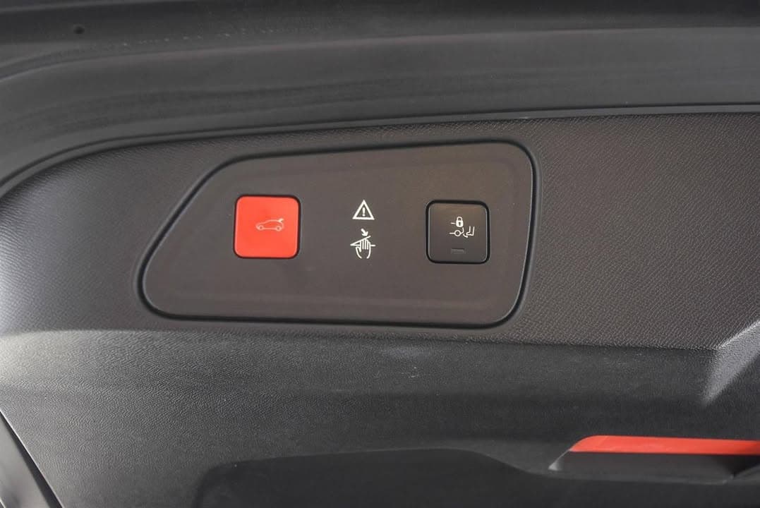 Peugeot 3008 miniature 8