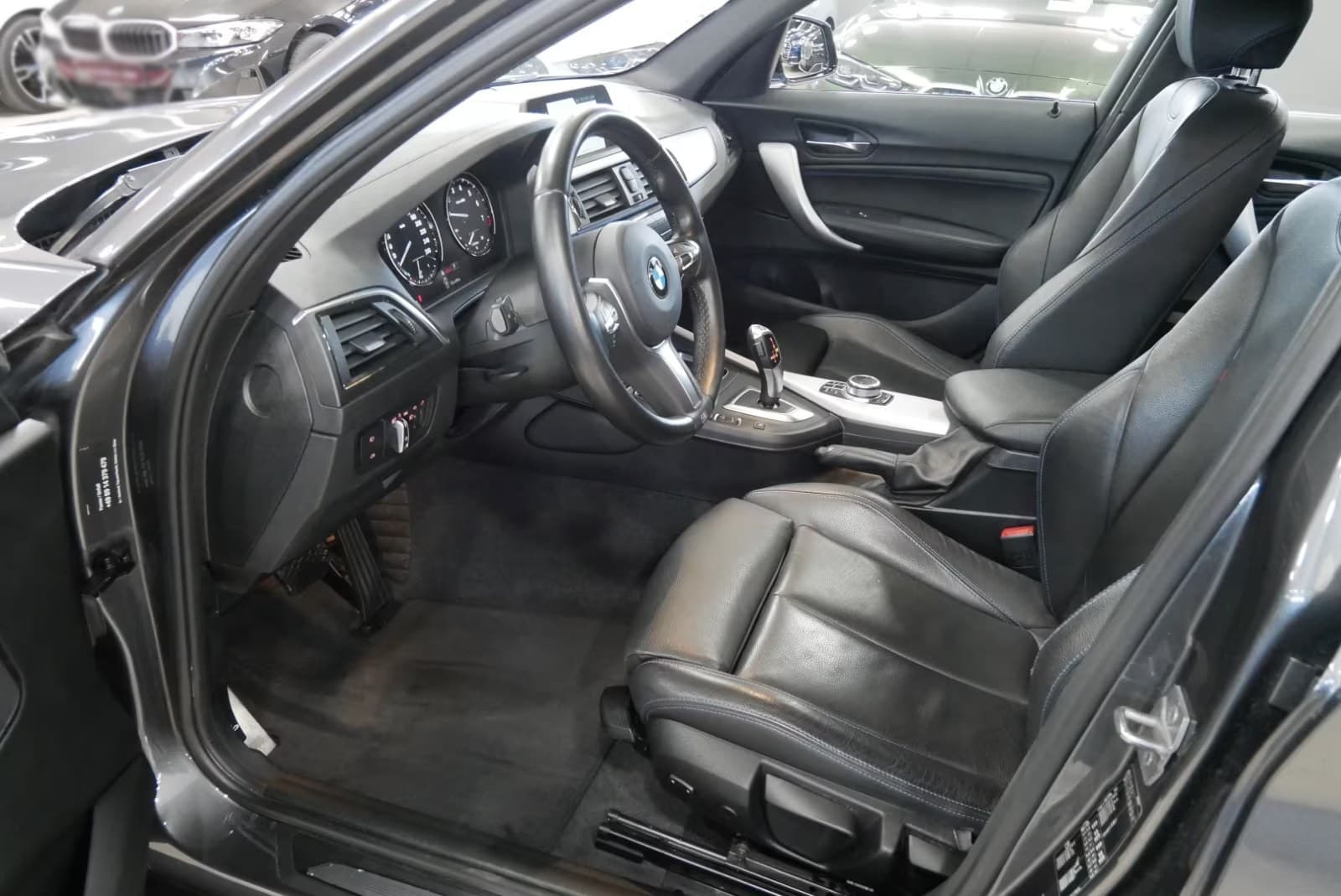 BMW 120i miniature 11