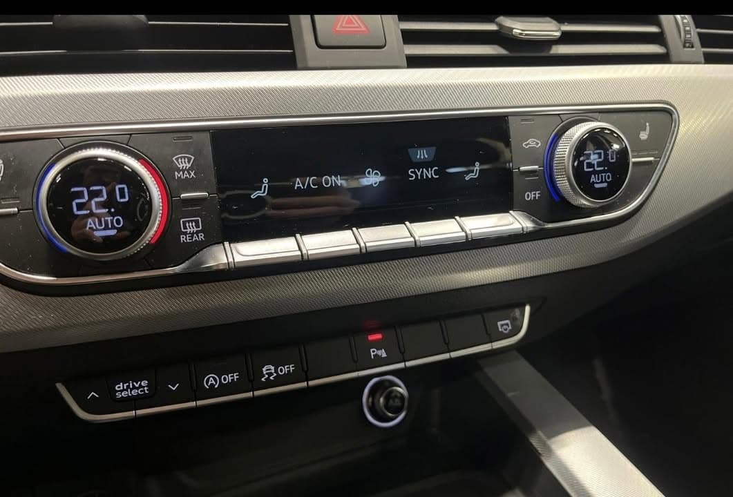 Audi A4 miniature 12