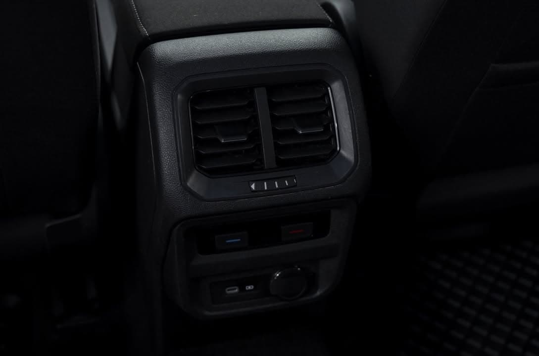 Volkswagen Tiguan miniature 9