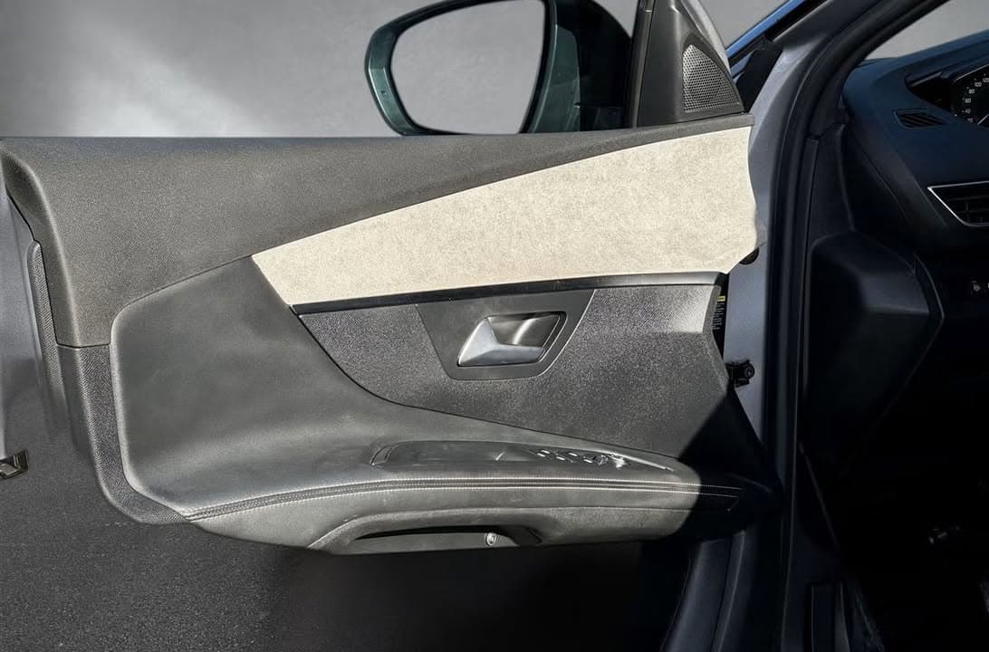 Peugeot 5008 miniature 12