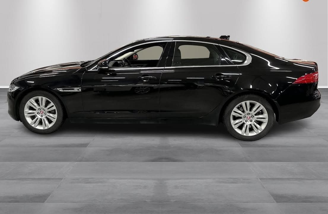 Jaguar XF miniature 7