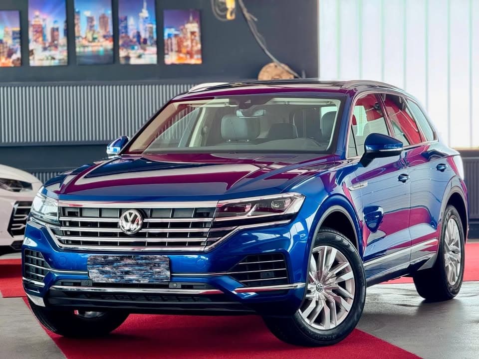 Volkswagen TOUAREG miniature 2