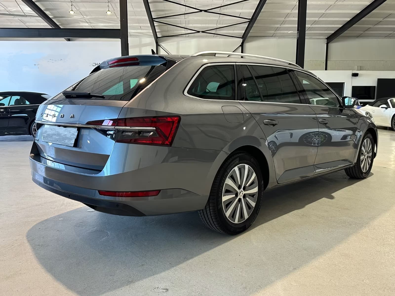 Škoda Superb miniature 2