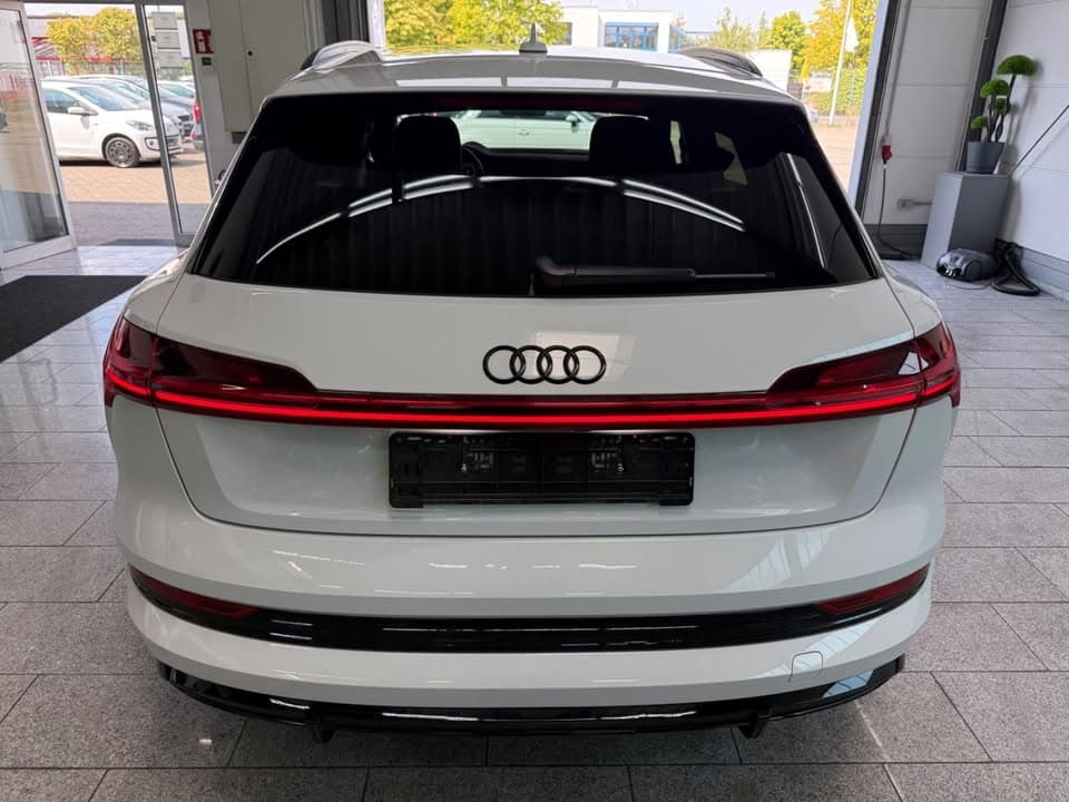 Audi e-tron miniature 6