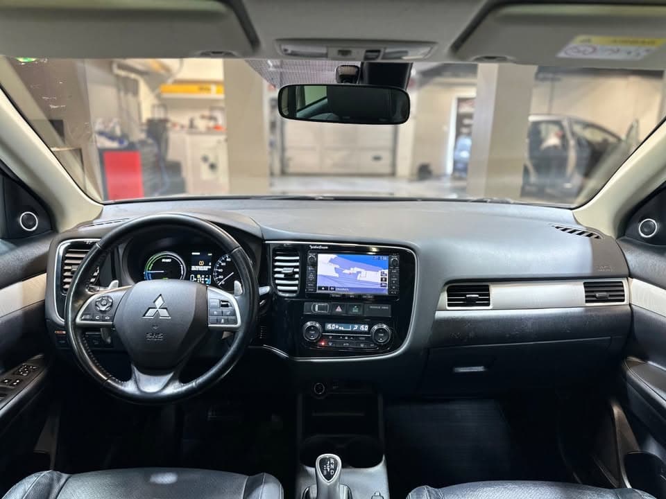 Mitsubishi Outlander miniature 11