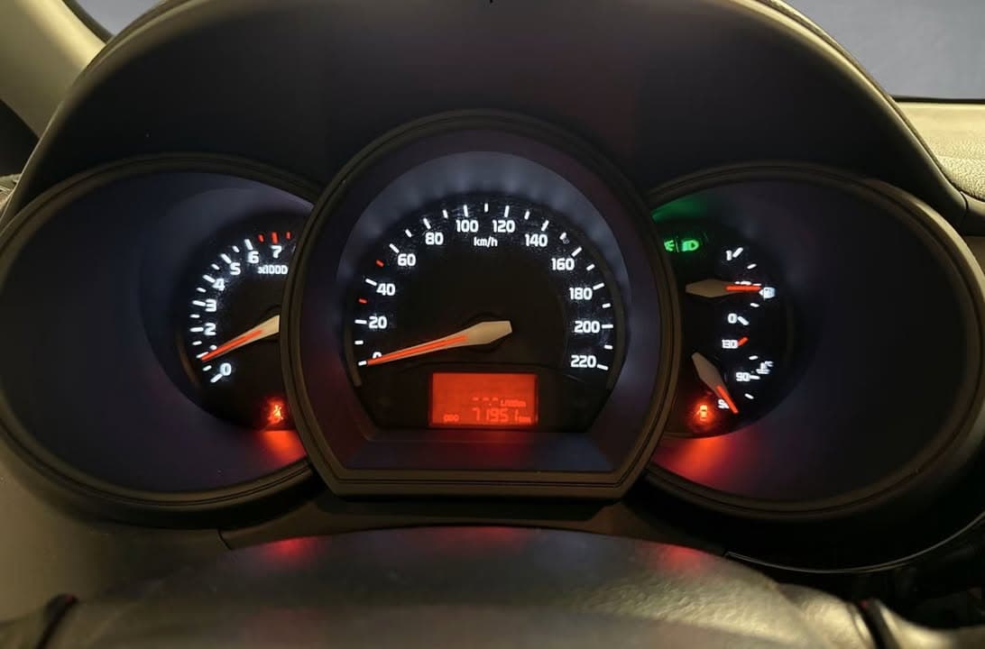Kia Rio miniature 8