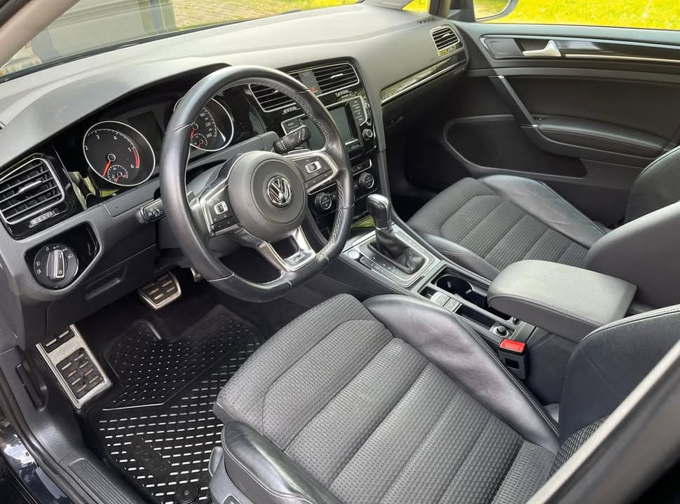 Volkswagen Golf miniature 5
