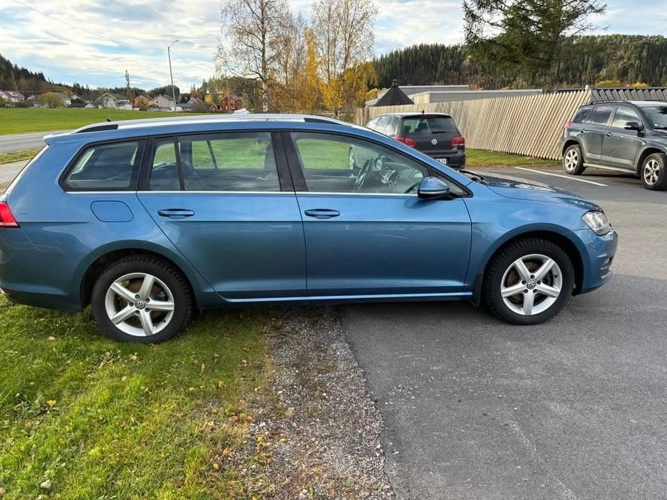 Volkswagen Golf miniature 10