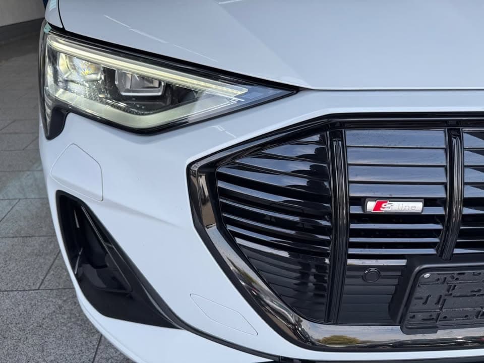 Audi e-tron miniature 8