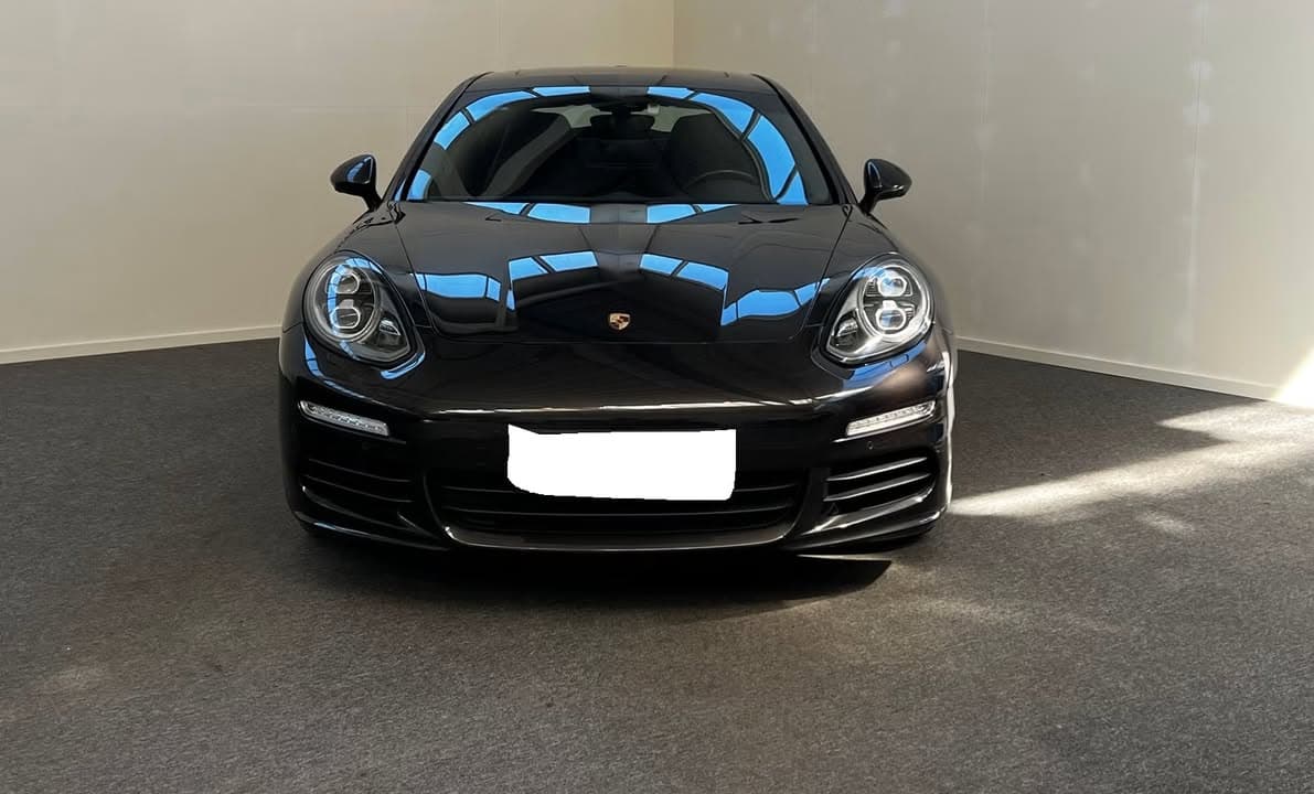 Porsche Panamera miniature 4