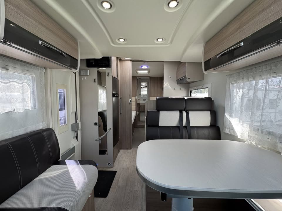 Challenger 377 miniature 7
