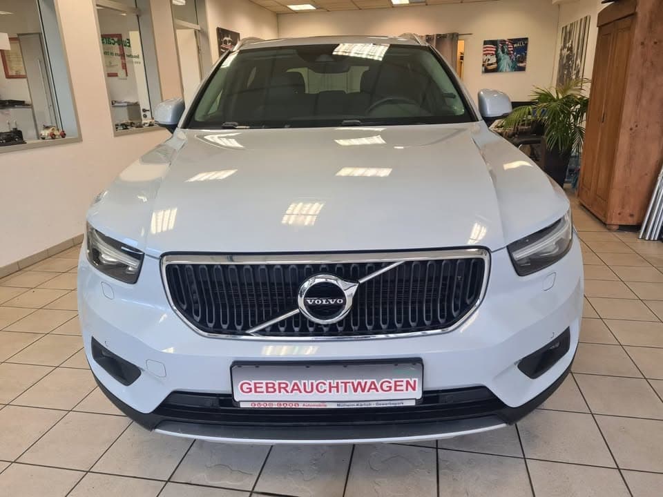 Volvo XC40 miniature 4