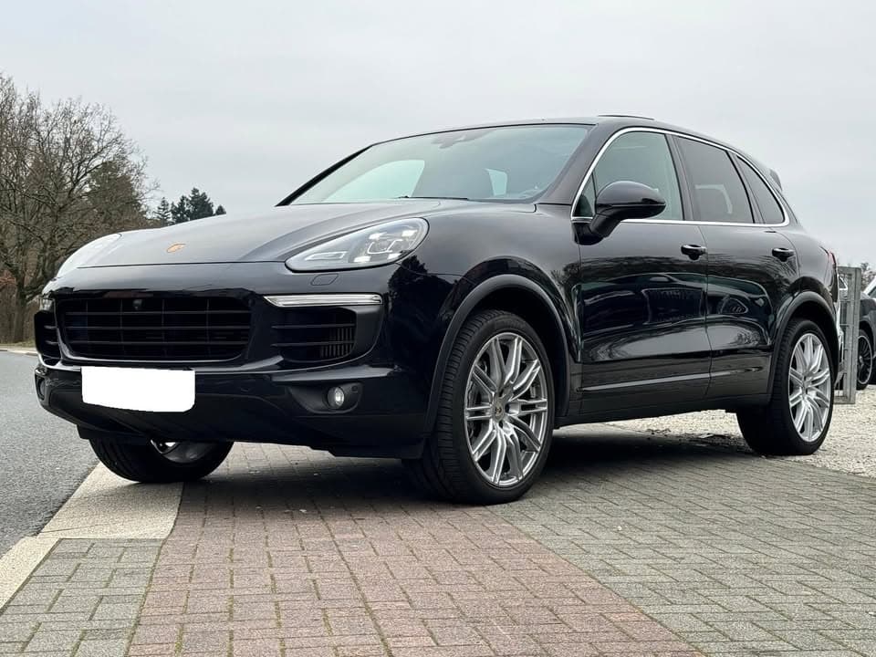 Porsche Cayenne miniature 3