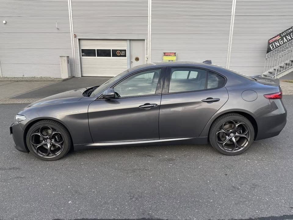 Alfa Romeo GIULIA miniature 7