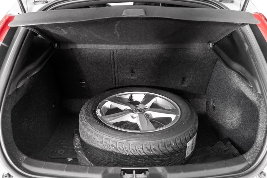 Volvo V40 - photo 12