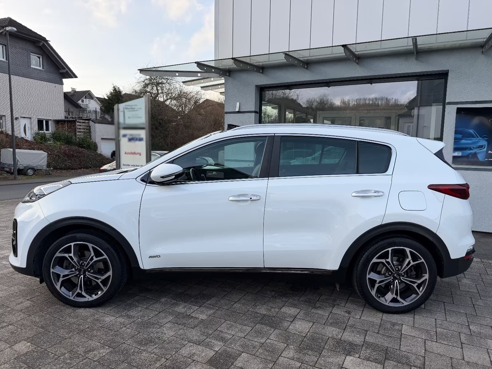 Kia Sportage miniature 3