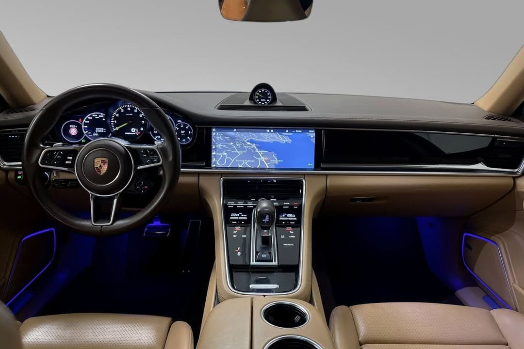 Porsche Panamera miniature 5