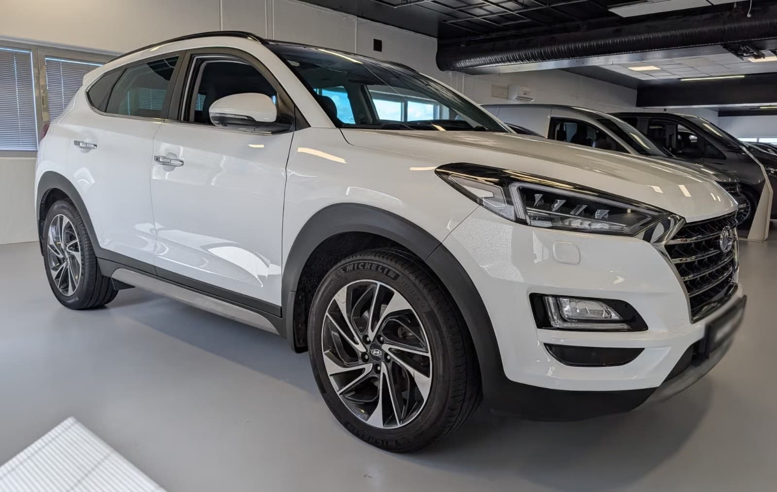 Hyundai TUCSON miniature 4
