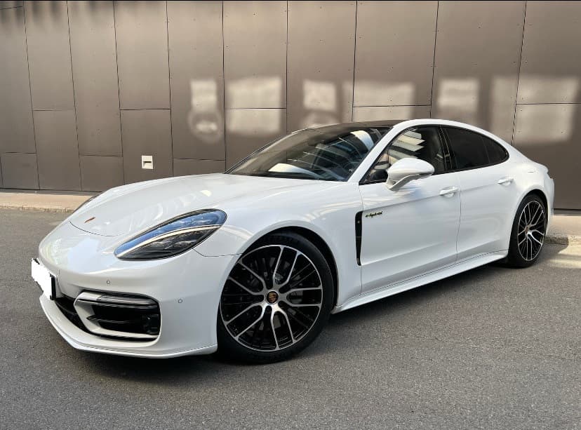 Porsche Panamera miniature 2