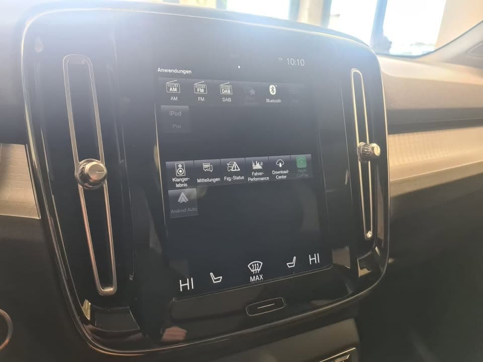 Volvo XC40 - photo 12