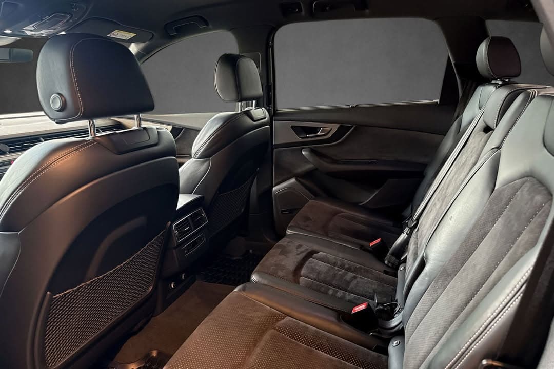 Audi Q7 - photo 12