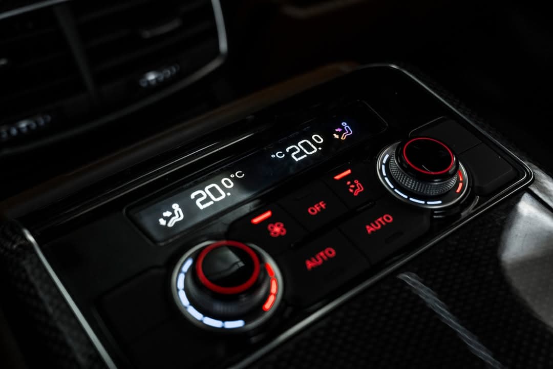 Audi S8 miniature 7