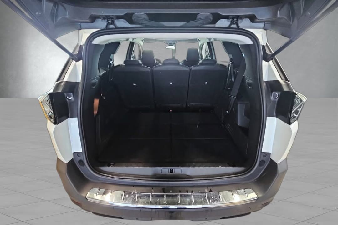 Peugeot 5008 miniature 8