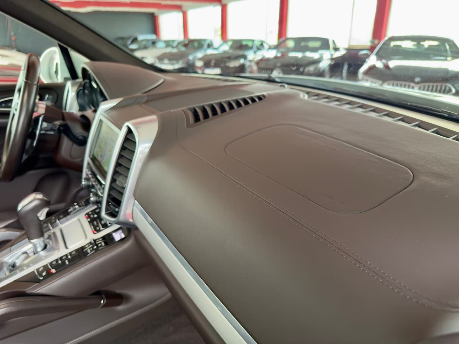 Porsche CAYENNE miniature 9