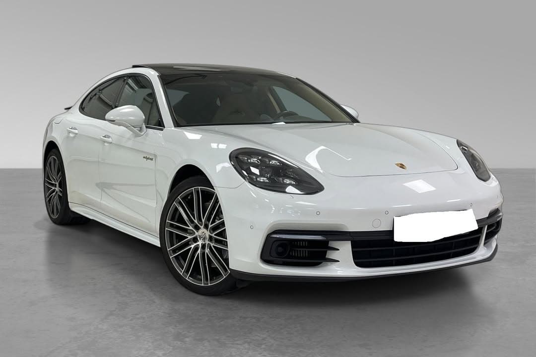 Porsche Panamera miniature 3