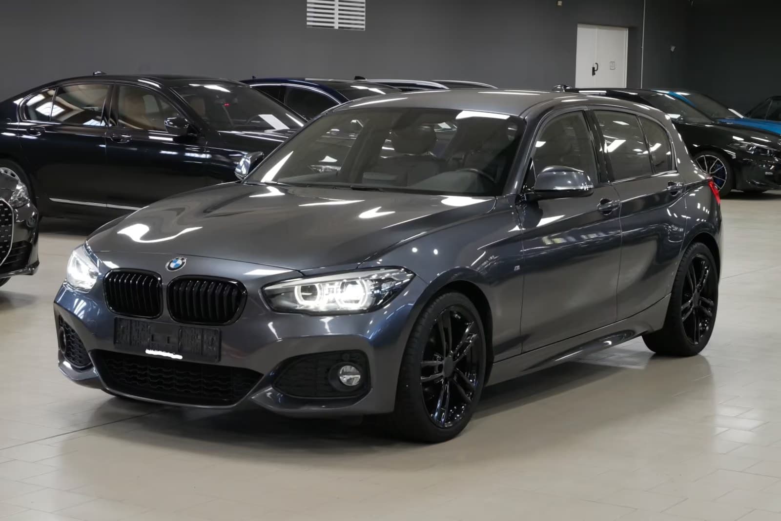 BMW 120i - photo 2