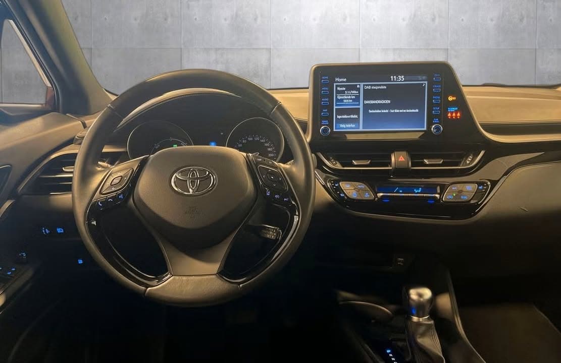 Toyota C-HR miniature 5