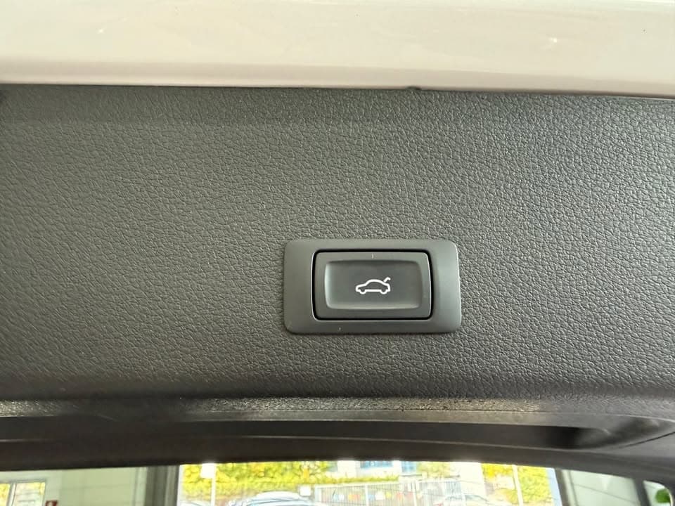 Audi e-tron - photo 12