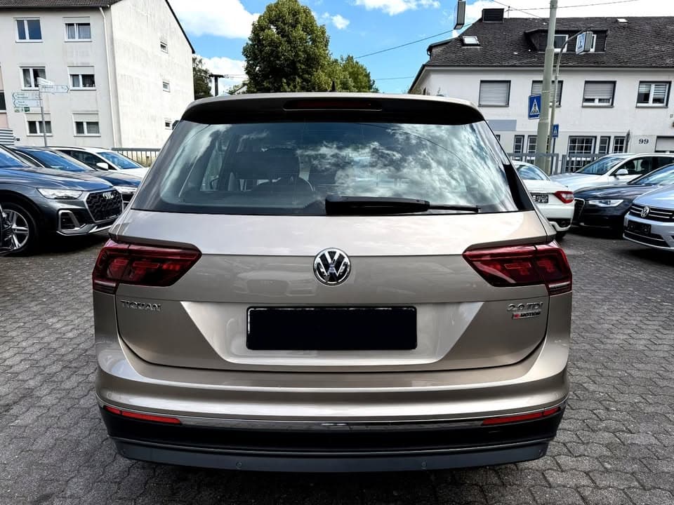 Volkswagen Tiguan miniature 8