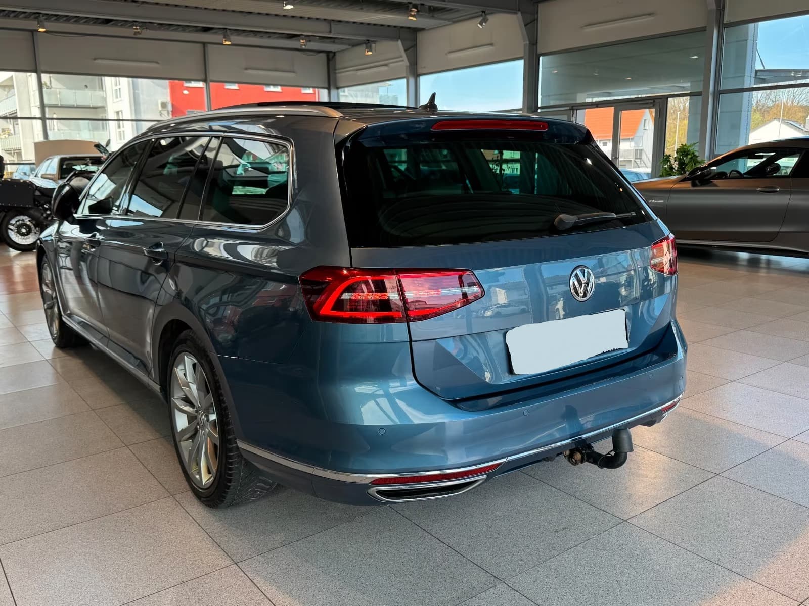 Volkswagen PASSAT miniature 9