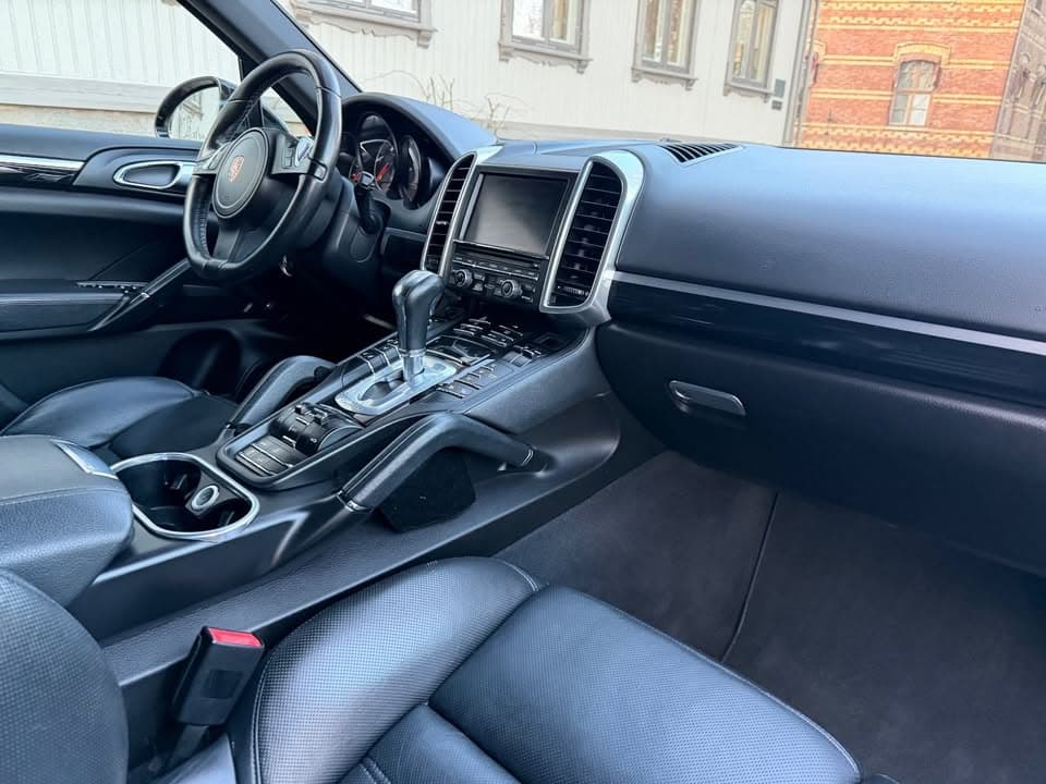 Porsche Cayenne miniature 5