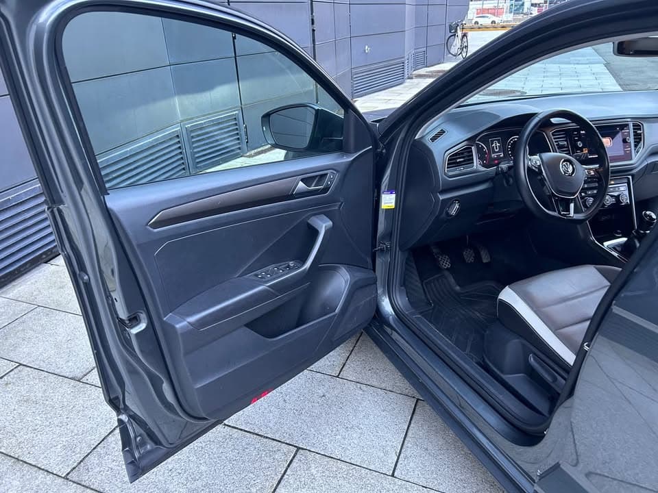 Volkswagen T-Roc miniature 11