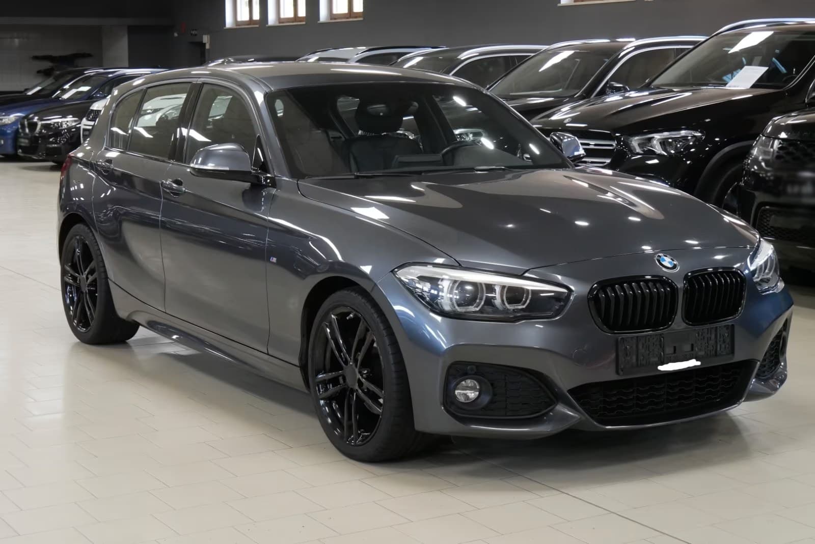 BMW 120i miniature 4
