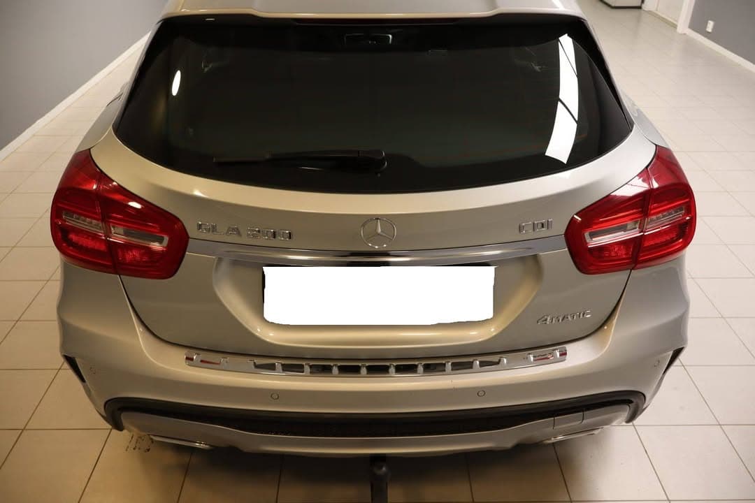 Mercedes-Benz GLA miniature 10