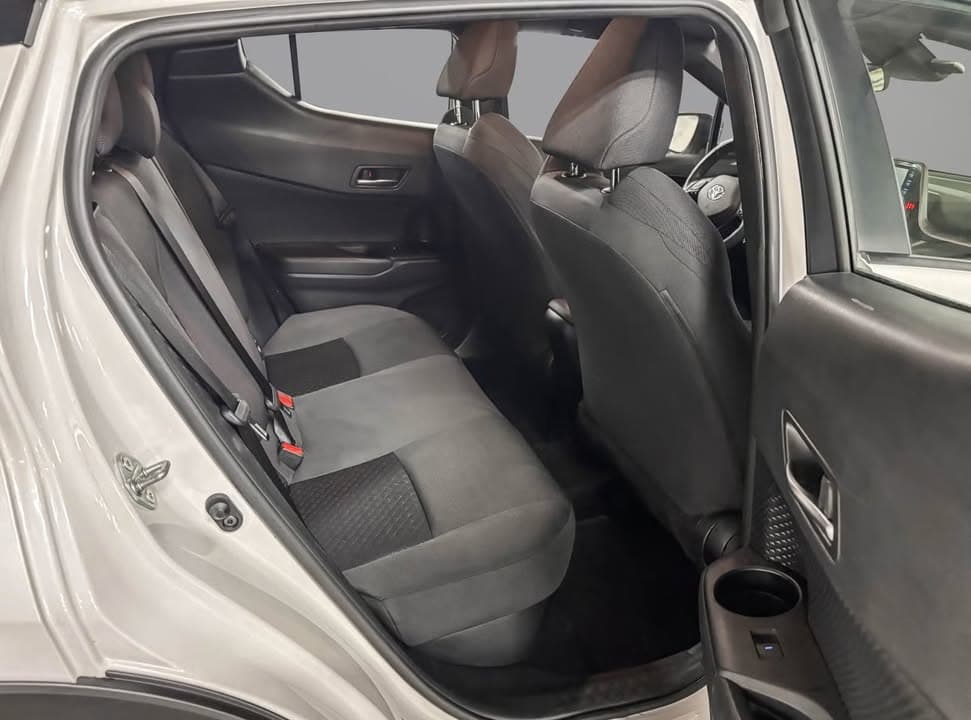 Toyota C-HR miniature 9