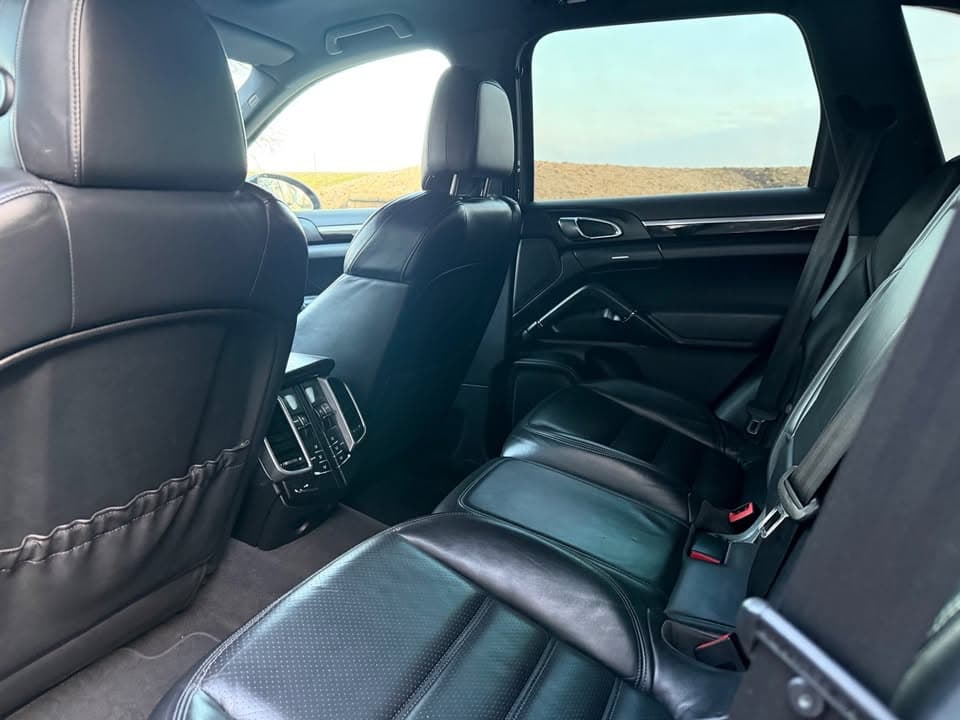 Porsche Cayenne miniature 8