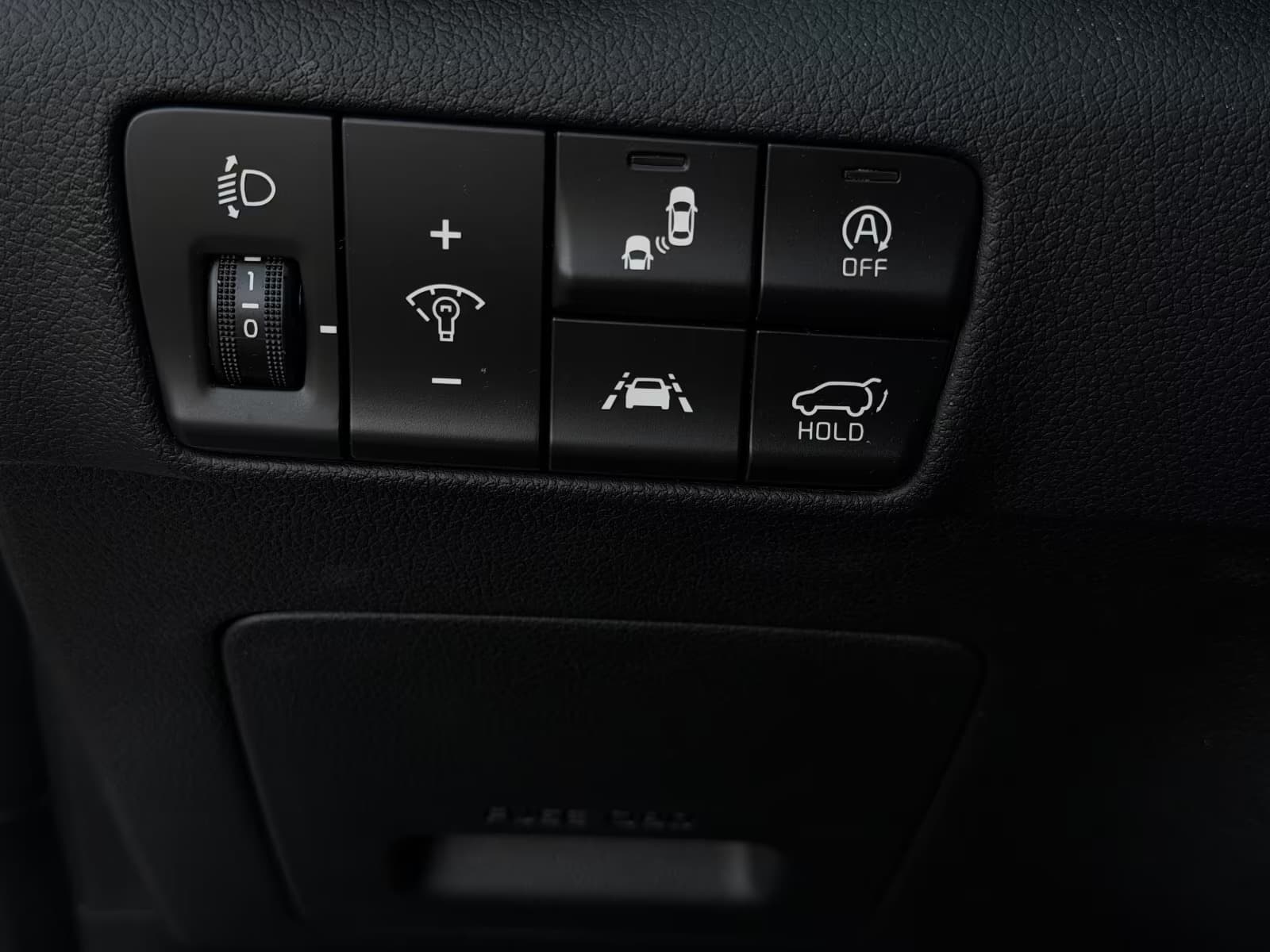 Kia Sportage miniature 8