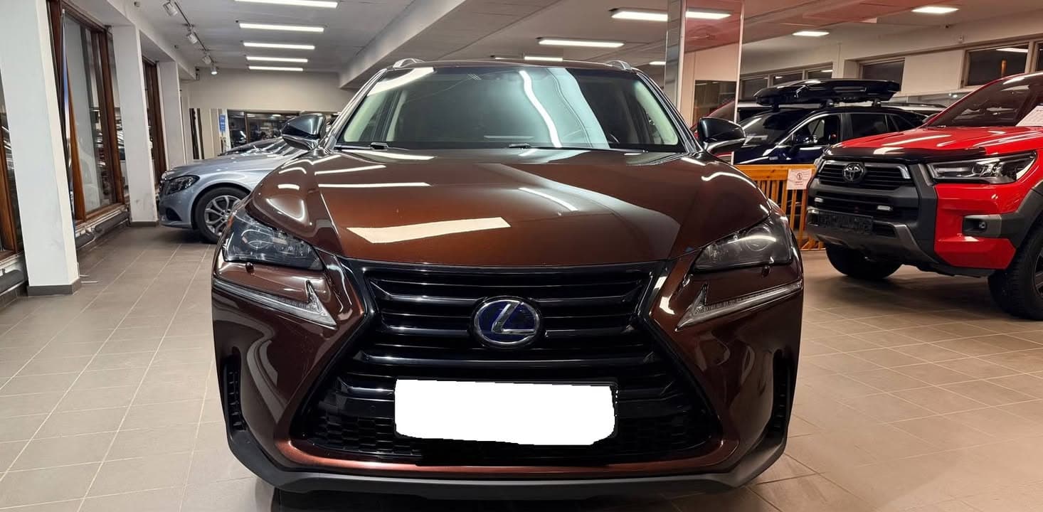 Lexus NX miniature 3