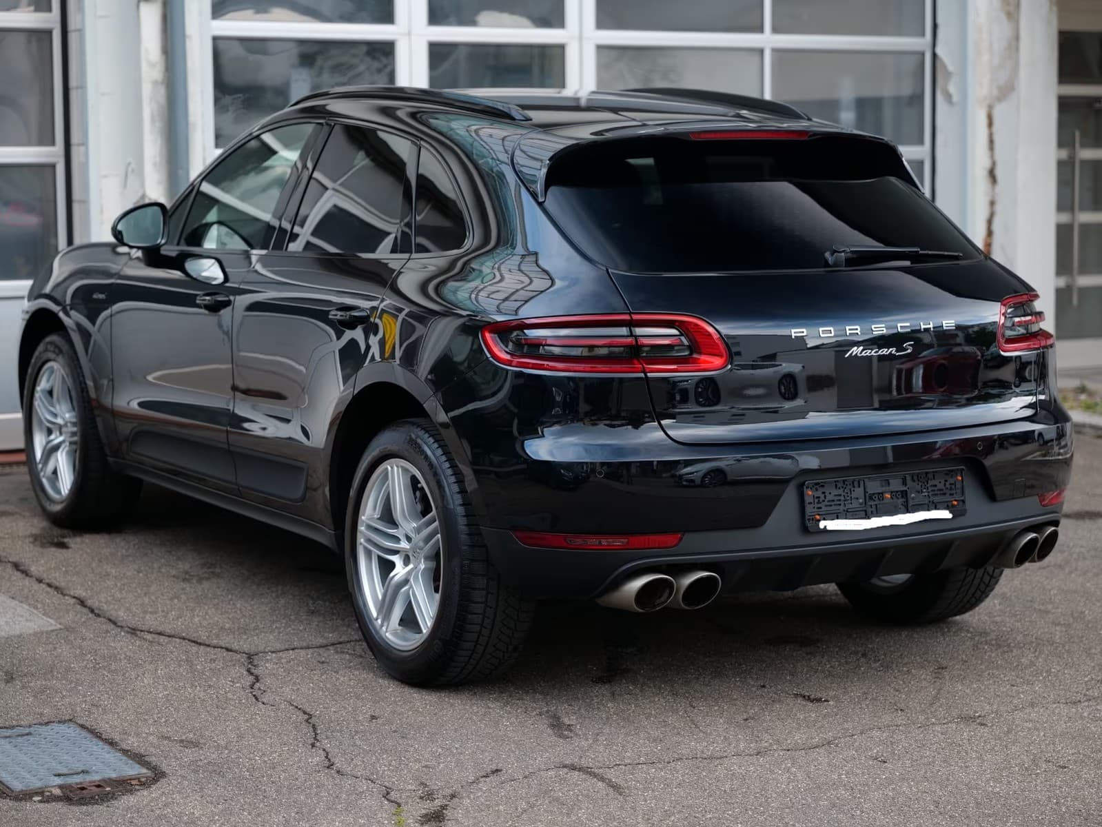Porsche Macan miniature 5