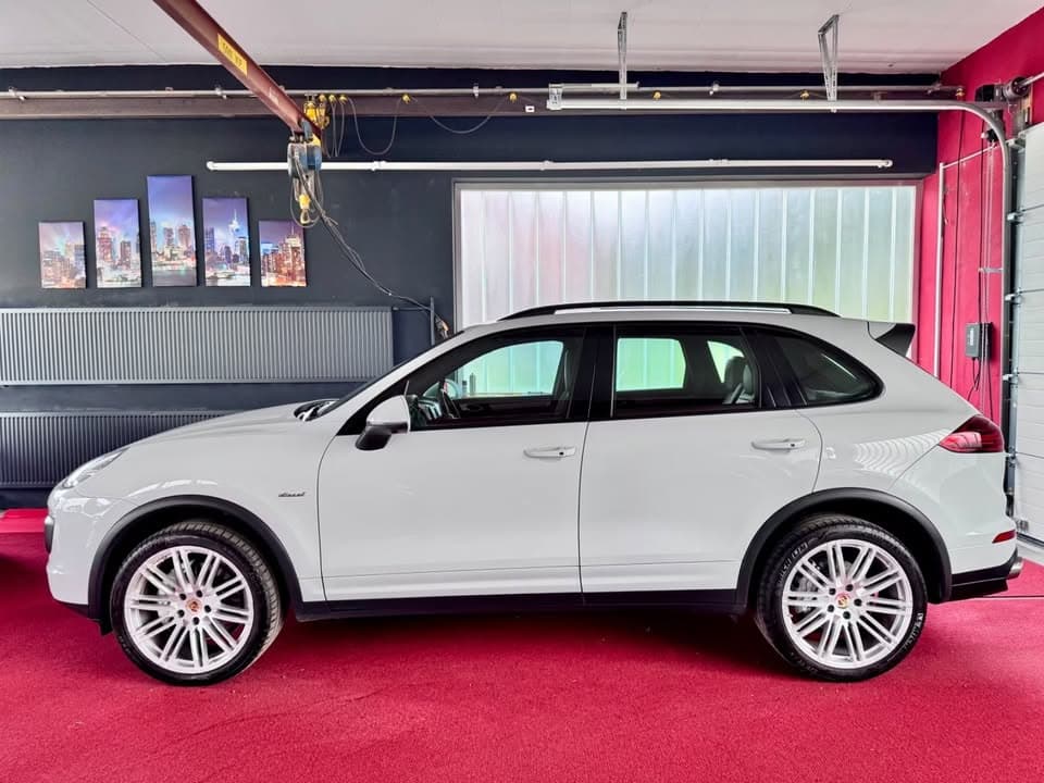 Porsche CAYENNE miniature 11