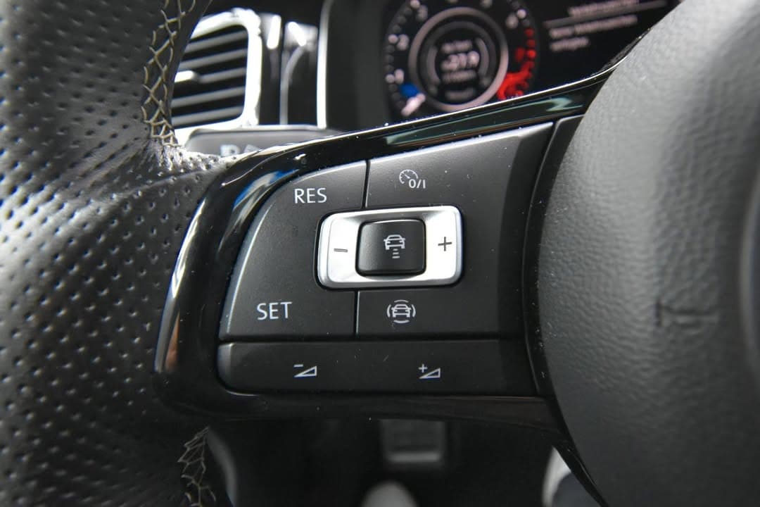 Volkswagen Golf miniature 11