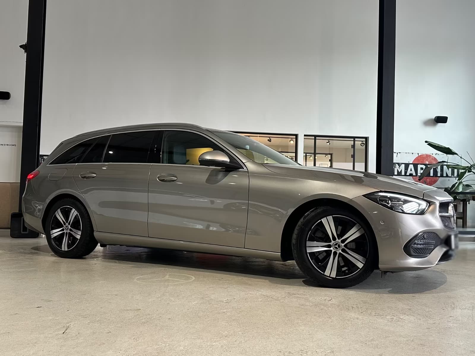 Mercedes-Benz C miniature 2