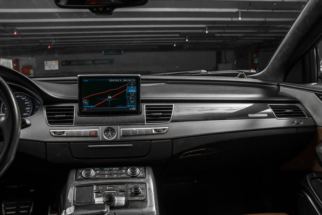 Audi S8 miniature 12